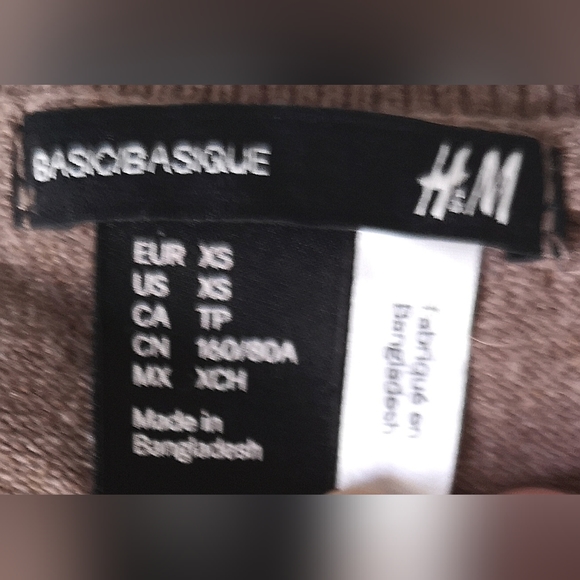 H&M sweater - Picture 3 of 8